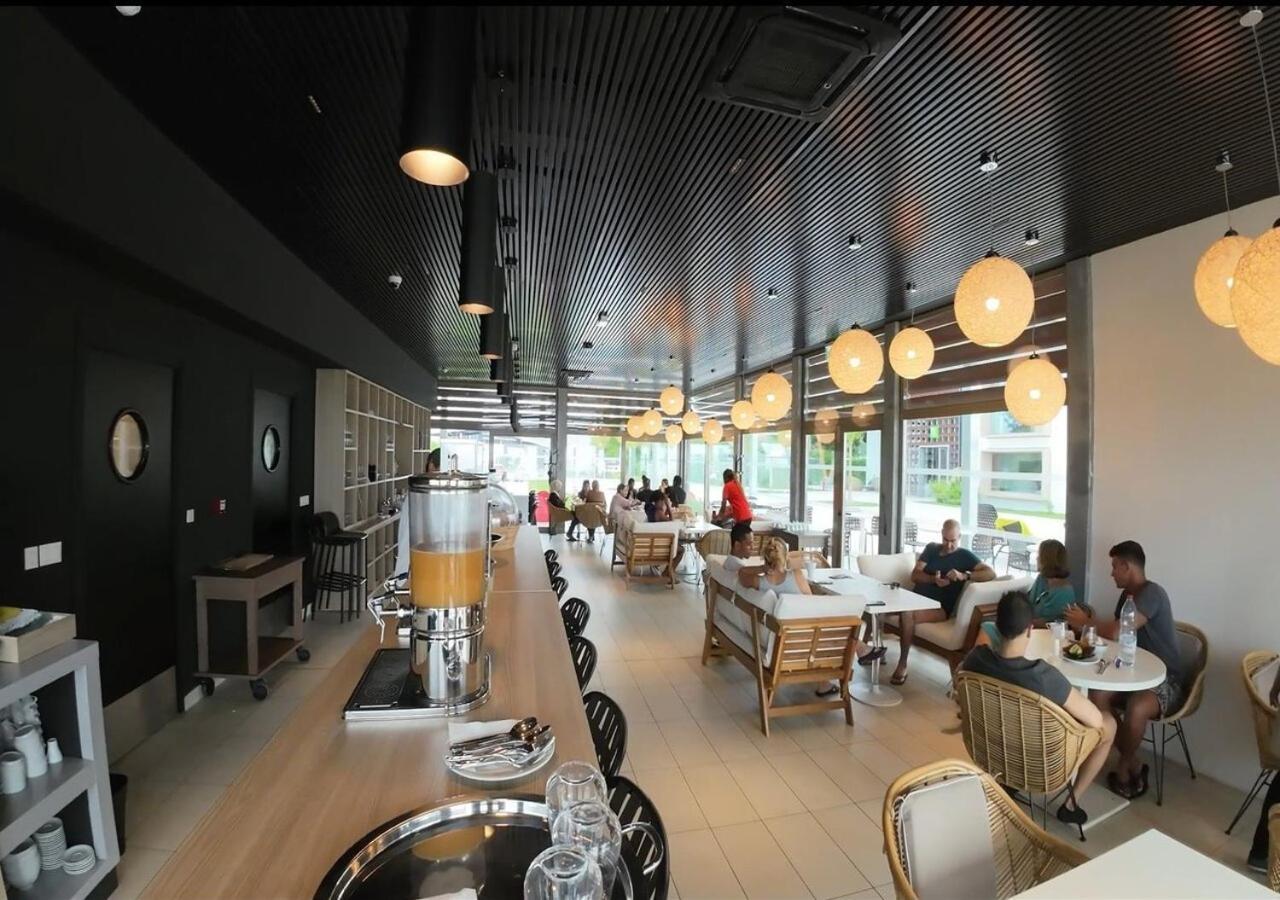 Ibis Styles Mayotte Aeroport Pamandzi Buitenkant foto
