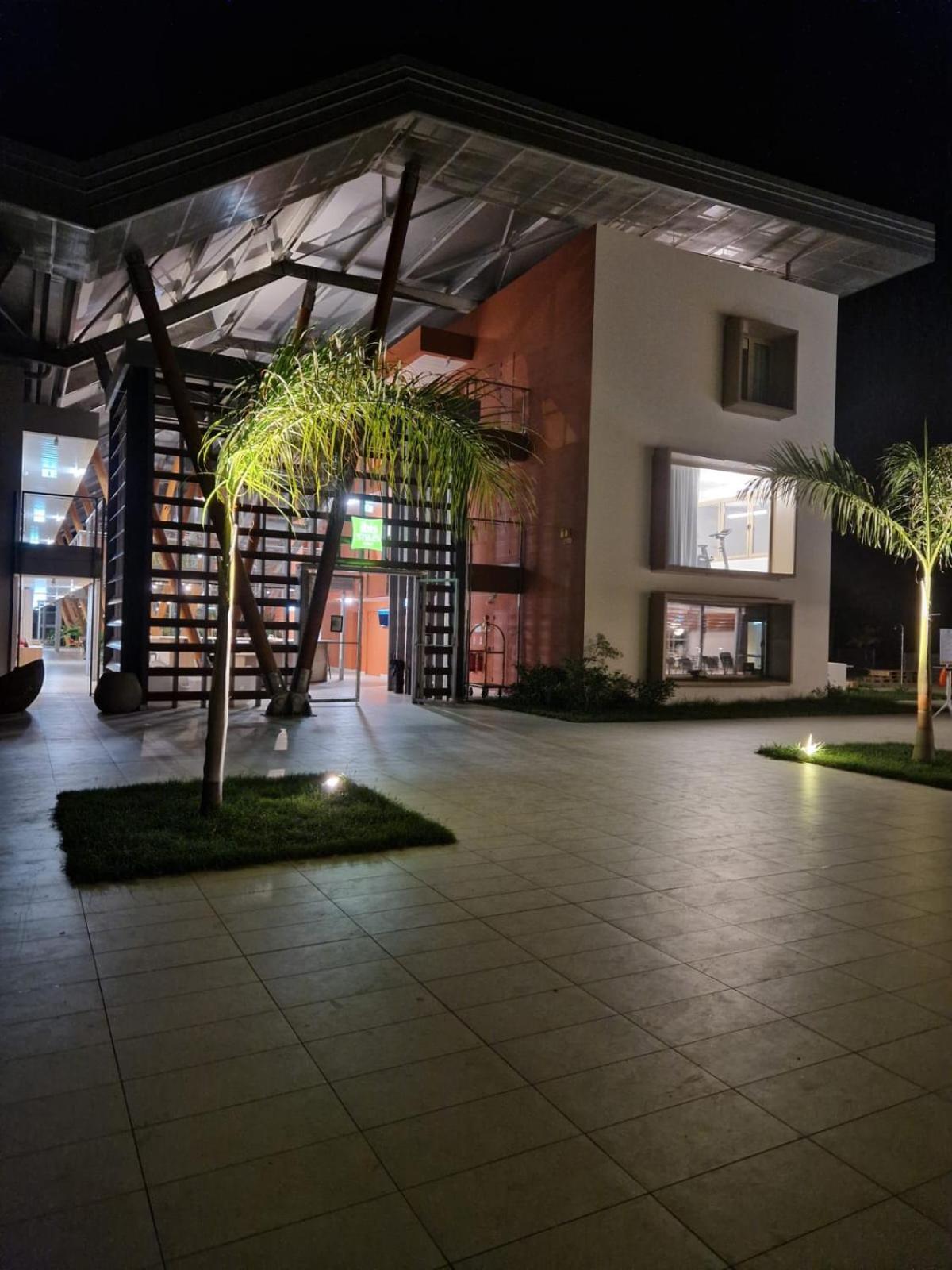 Ibis Styles Mayotte Aeroport Pamandzi Buitenkant foto